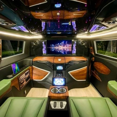  - Xe limousine 12 chỗ